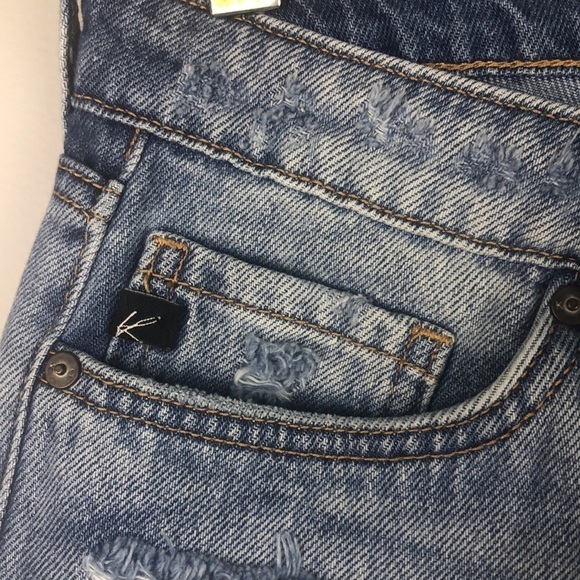 KanCan Mid Rise Distressed Blue Denim Cut Offs 100% Cotton Size 28/9 Jean Shorts - Picture 3 of 16